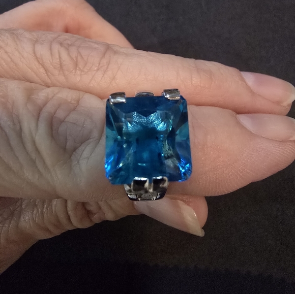 Stunning Blue Gemstone Ring-Vintage - Picture 6 of 12